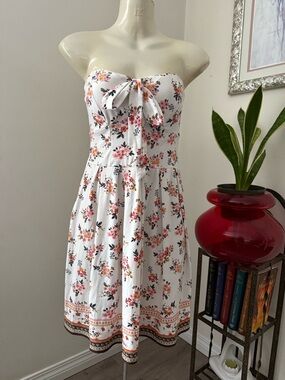 Women’s White Strapless Floral Sundress